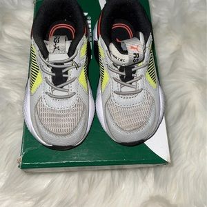 Toddler puma sneakers size 6c